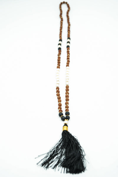 Collier Rudraksha/Howlite/Pierre de lave avec pompon noir