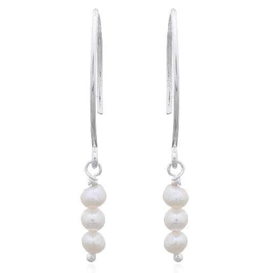 Silver earring with 3 small freshwater pearls