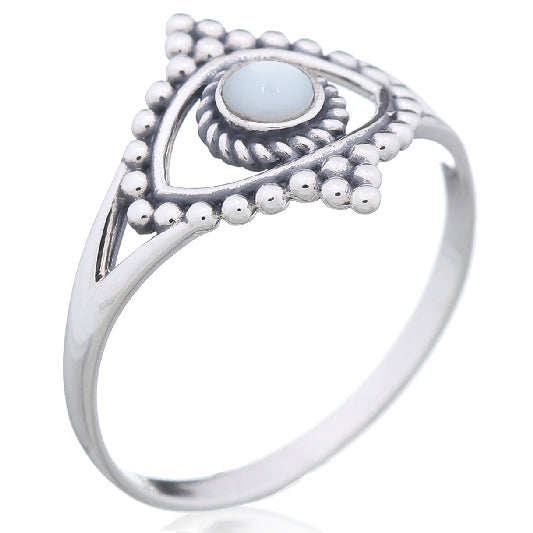 Silver ring decorated with mother-of-pearl