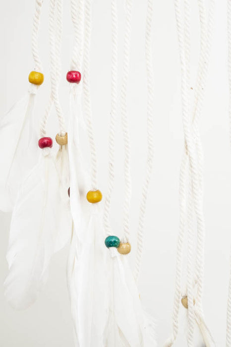 Attrape-rêves Arbre de Vie crème avec perles en bois colorées 32cm