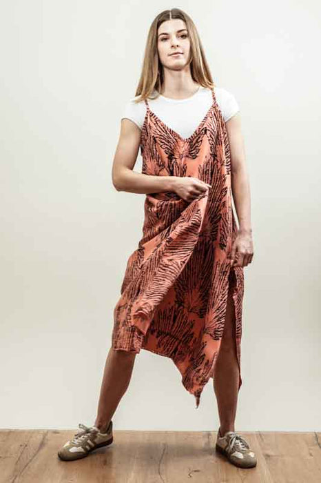 Dress with spaghetti straps and fan, orange/brown - One Size