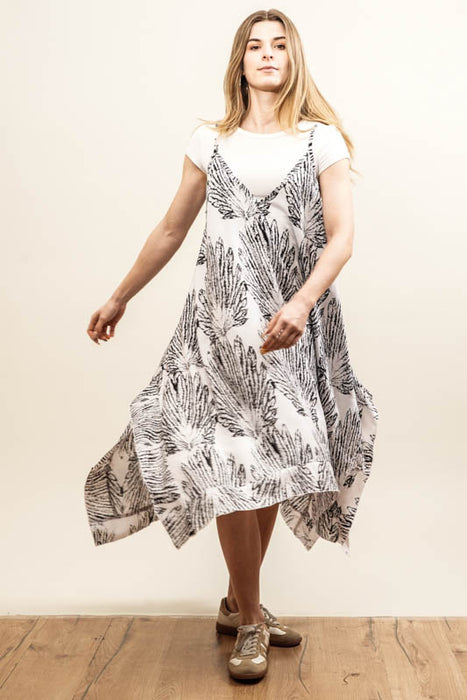 Dress with spaghetti straps and fan, black/white - One Size