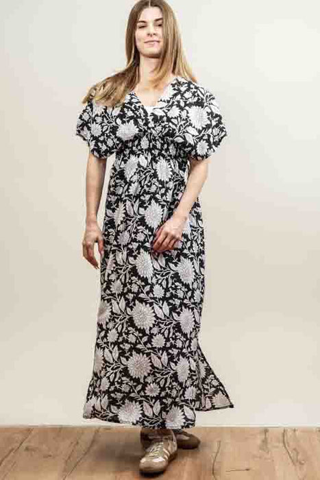 Black and white floral dress - One Size