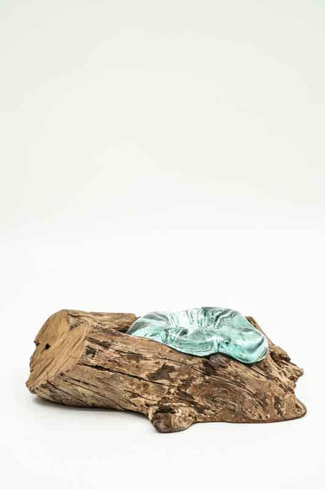 Decorative glass tealight holder, 10cm, on wood