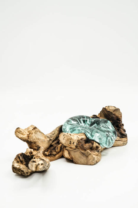 Decorative glass tealight holder, 10cm, on wood