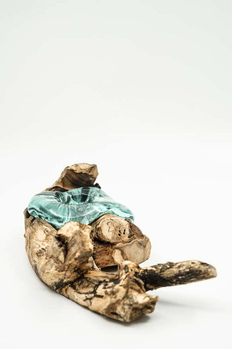 Decorative glass tealight holder, 10cm, on wood