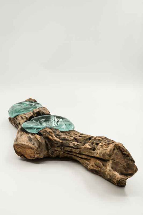 Decorative set of 2 glass tealight holders (12cm) on wood