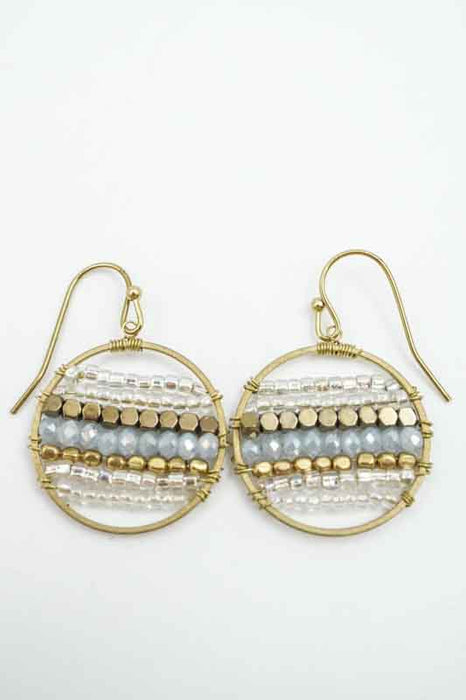 Boucles d'oreilles cercle perles de verre bleu clair/blanc/multicolore