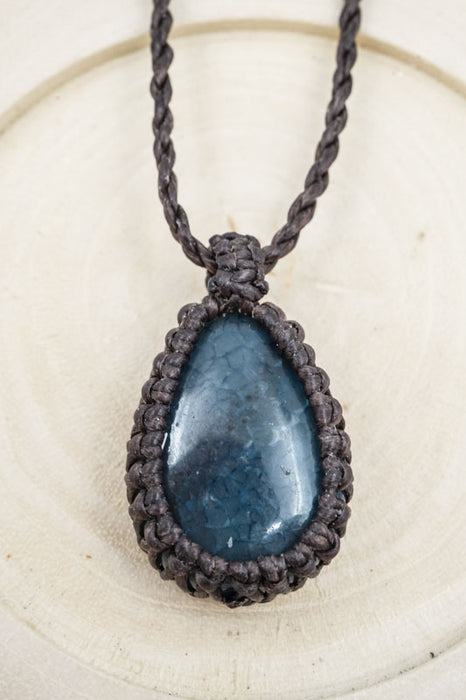 Collier macramé pendentif goutte turquoise