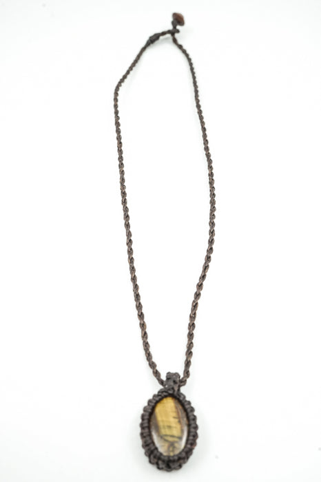 Collier macramé pendentif goutte œil de tigre