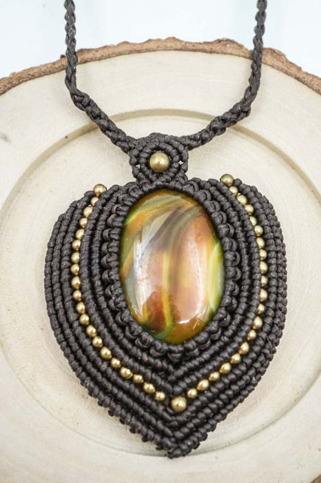 Collier macramé avec pendentif agate