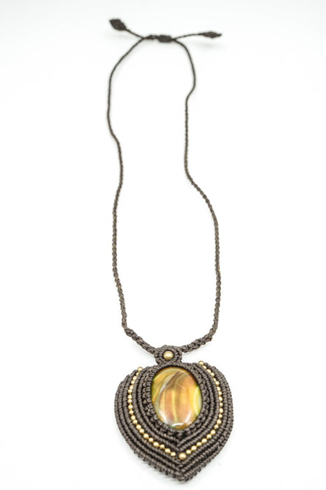 Collier macramé avec pendentif agate