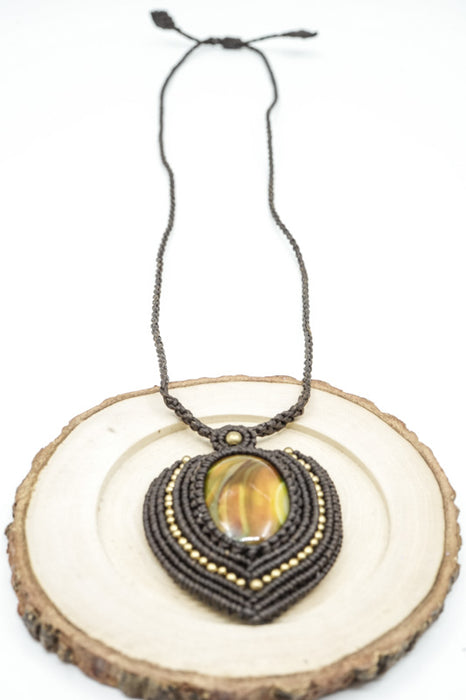 Collier macramé avec pendentif agate