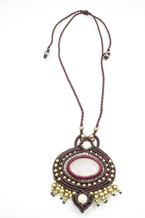 Collier macramé avec pendentif quartz rose