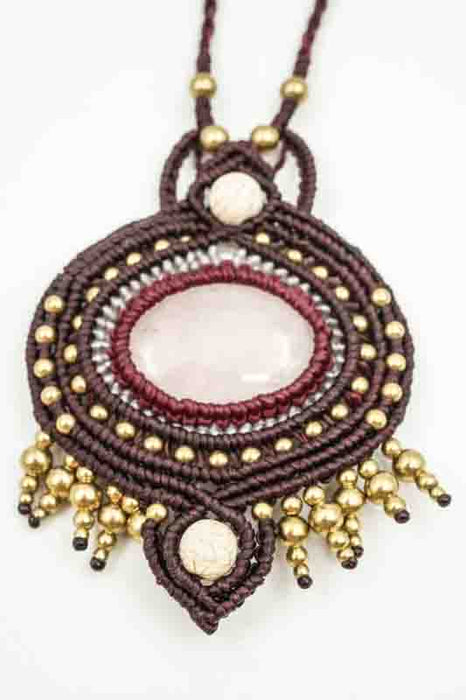 Collier macramé avec pendentif quartz rose