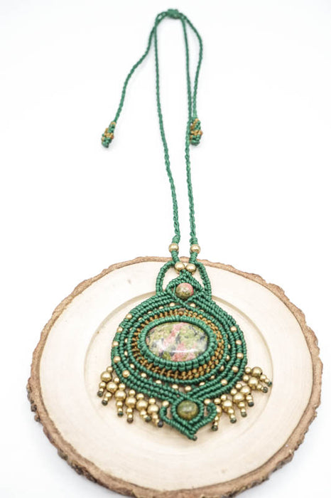 Macrame necklace green with Unakite pendant