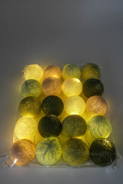 Lichterkette Cotton Balls USB grün/olive/weiss