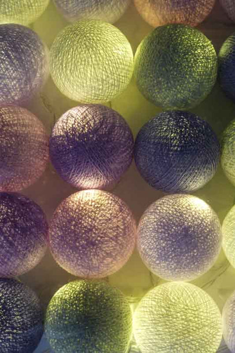 Lichterkette Cotton Balls USB lila/rosa/hellgrau/weiss