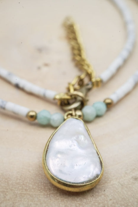 Kette Afghanstein weiss und 3mm Amazonit mit Anhänger Perlmutt