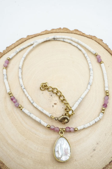 Kette Afghanstein weiss und 3mm pink Turmalin mit Anhänger Perlmutt