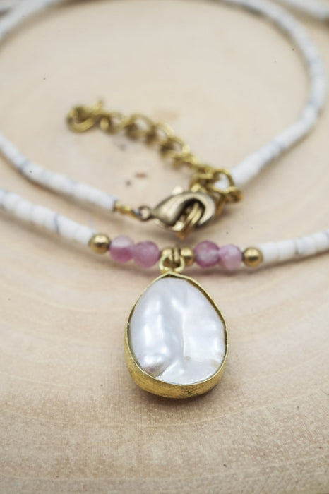 Kette Afghanstein weiss und 3mm pink Turmalin mit Anhänger Perlmutt