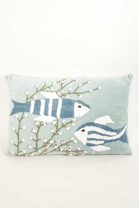 Coussin décoratif en velours de coton bleu-vert brodé de 2 poissons bleus/blanc cassé/verts 40x60cm