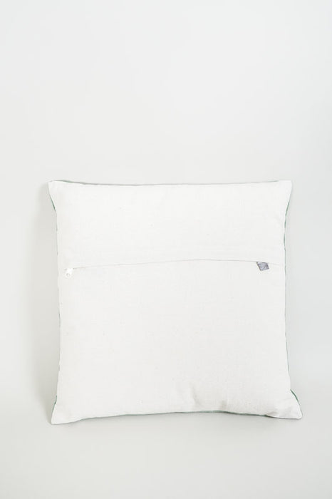 Coussin décoratif en velours de coton vert brodé de lianes de fleurs blanc cassé 45x45cm