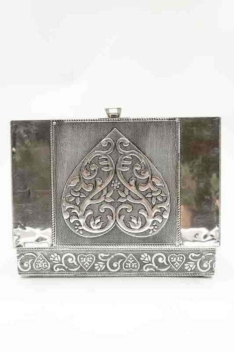 Boîte de décoration Pooja 3D avec cœur argenté – Doublée de velours bordeaux 20x13x5cm