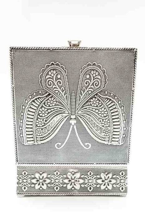 Dekoschatulle Schmetterling 3D silberfarben - ausgekleidet mit schwarzem Samt 15x15x6cm