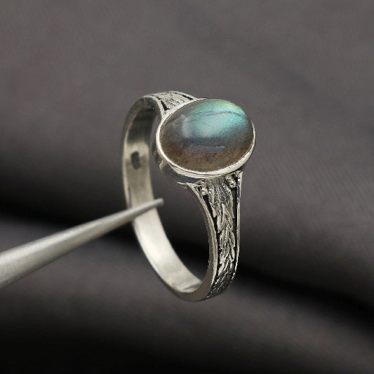 Ring Messing versilbert Fassung mit Blattmuster mit Labradorit