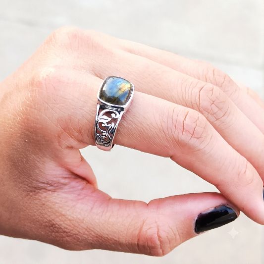 Ring Messing versilbert mit quadratischem Labradorit