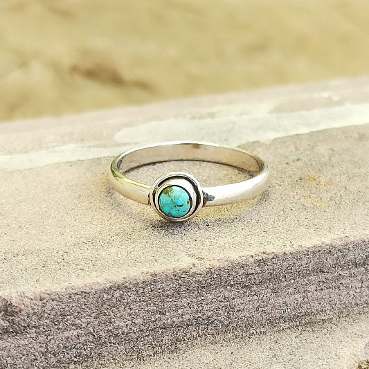 Ring Messing versilbert mit kleinem runden Türkis