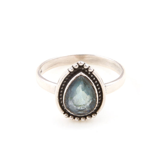 Ring Messing versilbert mit tränenförmigem Apatit
