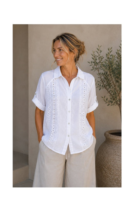 Linen blouse short-sleeved side eyelet pattern white - One Size