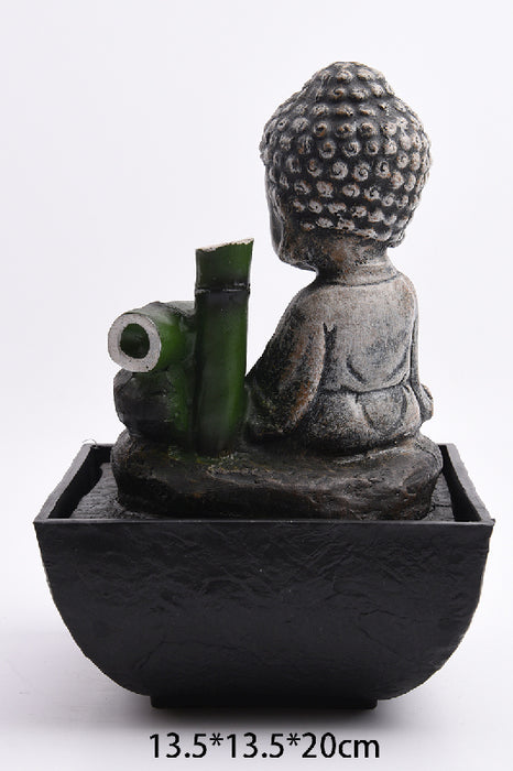 Wasserbrunnen schwarz sitzender kleiner Buddha mit Bambusbrunnen 13.5x13.5x20cm